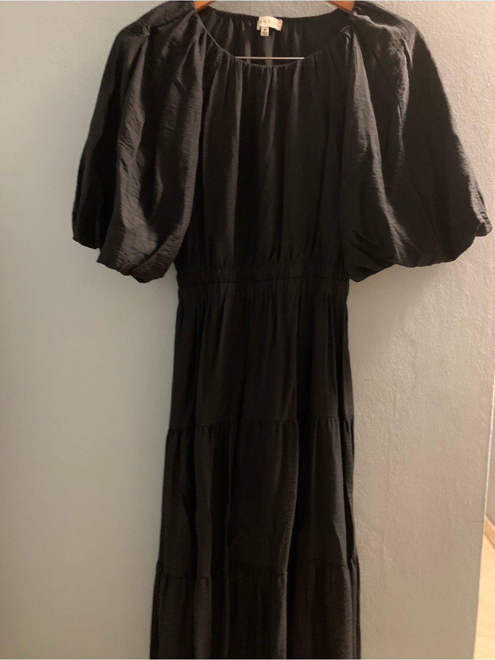 Black Puff-Sleeve Maxi Dress